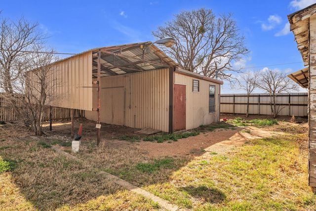 401 N 1st, Coahoma, TX 79511