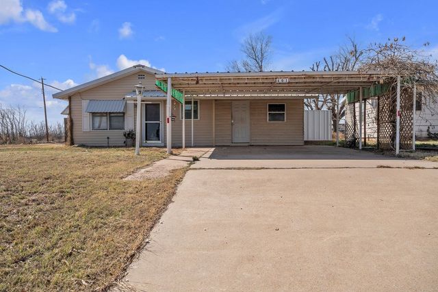 401 N 1st, Coahoma, TX 79511