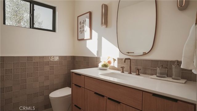 2536 Medlow, Los Angeles, CA 90041