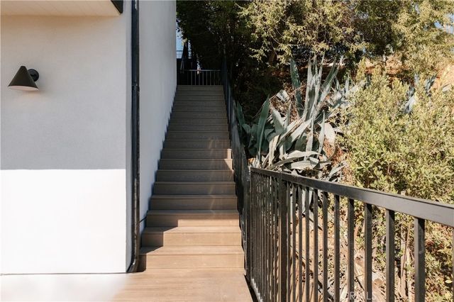 2536 Medlow, Los Angeles, CA 90041