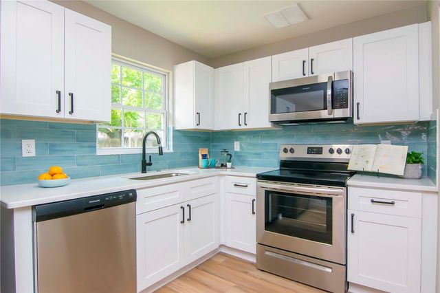 3708 W TYSON AVENUE, Tampa, FL 33611