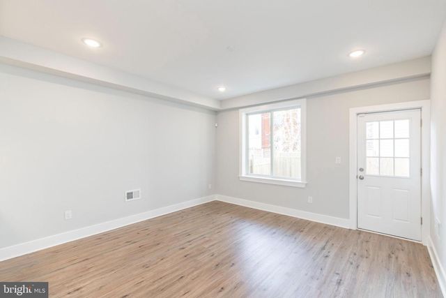 1906 E YORK ST, Philadelphia, PA 19125