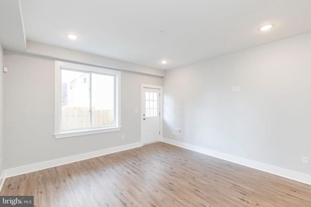 1906 E YORK ST, Philadelphia, PA 19125