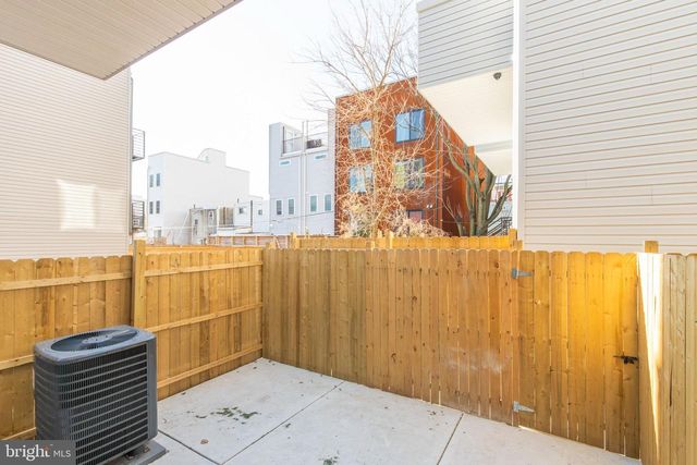 1906 E YORK ST, Philadelphia, PA 19125