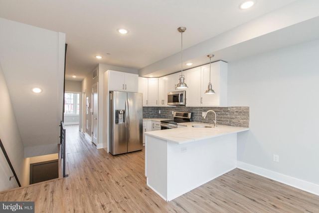 1906 E YORK ST, Philadelphia, PA 19125