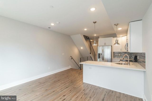1906 E YORK ST, Philadelphia, PA 19125