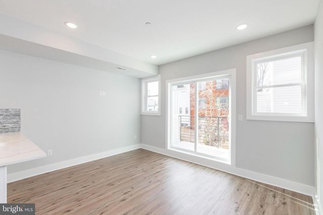 1906 E YORK ST, Philadelphia, PA 19125