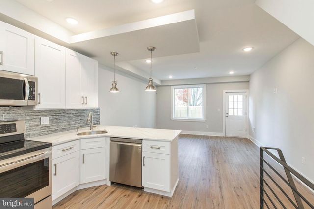 1906 E YORK ST, Philadelphia, PA 19125