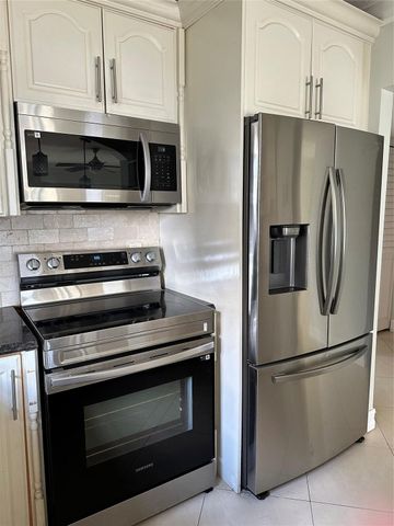 2111 Congressional Way 2111, Deerfield Beach, FL 33442