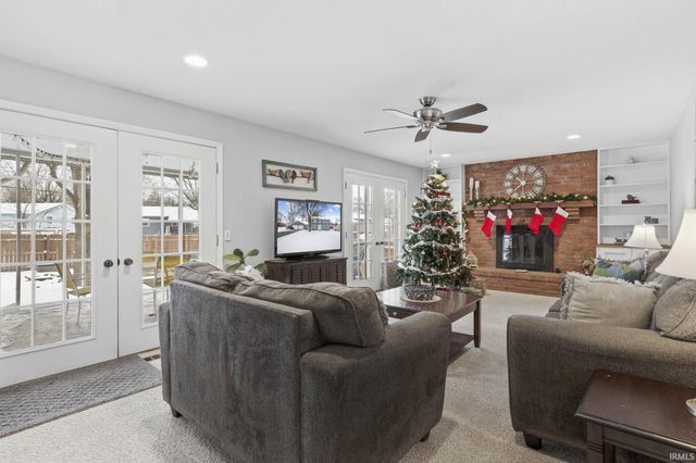 1312 W Country Club Road, Connersville, IN 47331