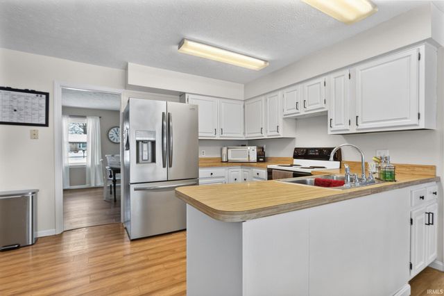 1312 W Country Club Road, Connersville, IN 47331