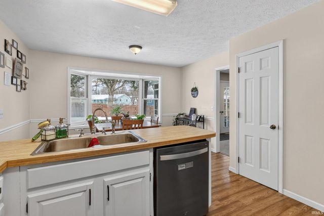 1312 W Country Club Road, Connersville, IN 47331