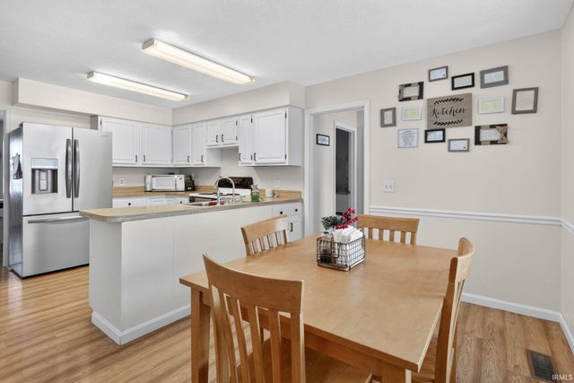 1312 W Country Club Road, Connersville, IN 47331