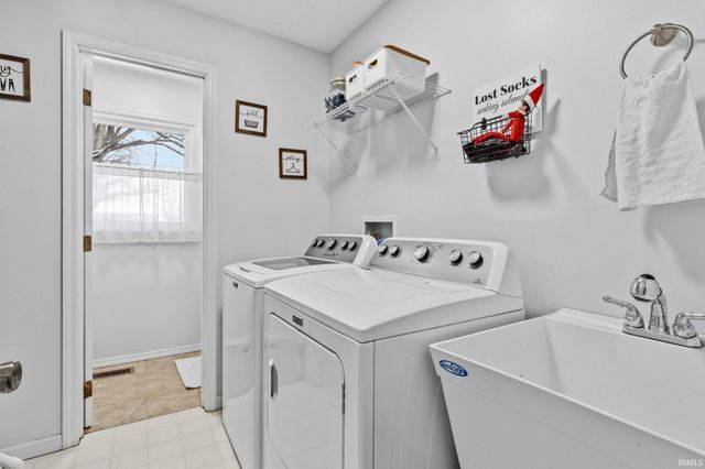 1312 W Country Club Road, Connersville, IN 47331