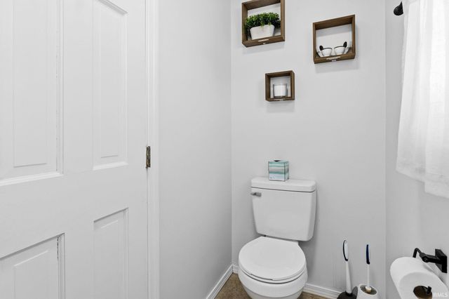 1312 W Country Club Road, Connersville, IN 47331