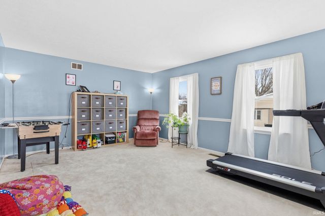 1312 W Country Club Road, Connersville, IN 47331