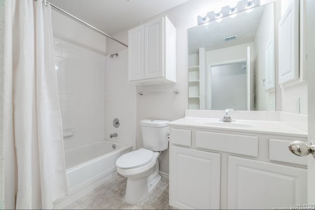 7134 SNOWDEN CRST, San Antonio, TX 78240