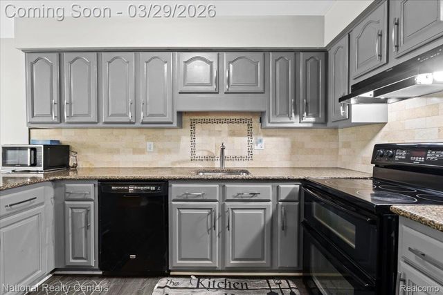 42142 Roscommon Street, Northville, MI 48167