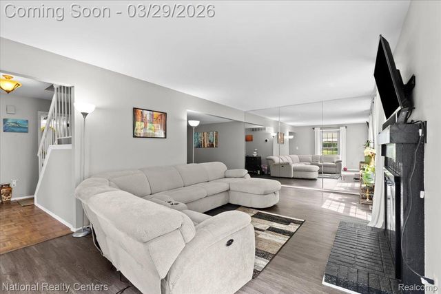 42142 Roscommon Street, Northville, MI 48167