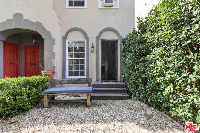 1357 S Cloverdale Avenue, Los Angeles, CA 90019