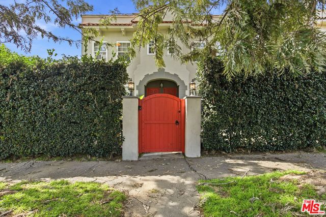 1357 S Cloverdale Avenue, Los Angeles, CA 90019