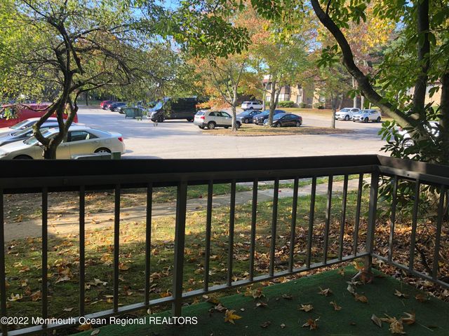 169 Amberly Drive E, Manalapan, NJ 07726