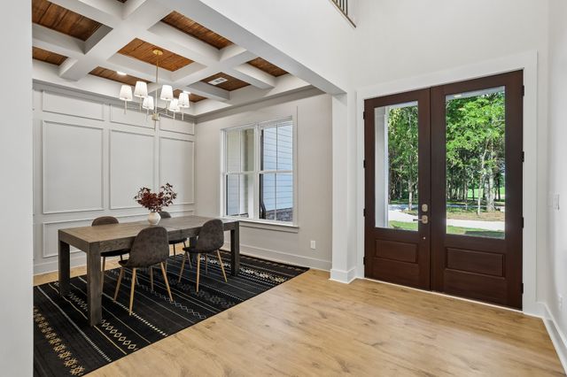 3390 Mealer Rd, Chapel Hill, TN 37034