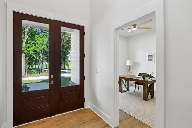 3390 Mealer Rd, Chapel Hill, TN 37034