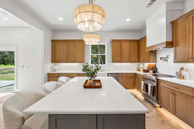 3390 Mealer Rd, Chapel Hill, TN 37034