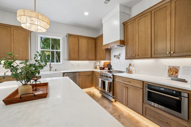 3390 Mealer Rd, Chapel Hill, TN 37034