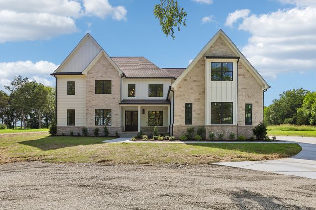 3390 Mealer Rd, Chapel Hill, TN 37034