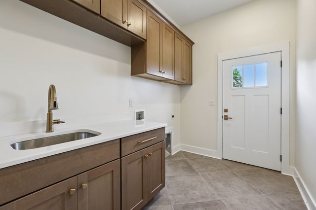3390 Mealer Rd, Chapel Hill, TN 37034
