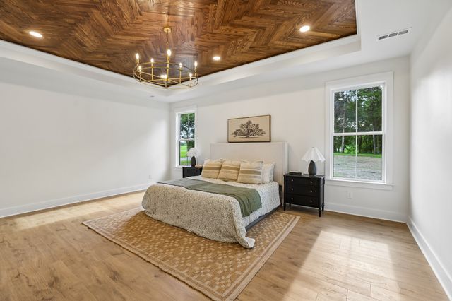3390 Mealer Rd, Chapel Hill, TN 37034