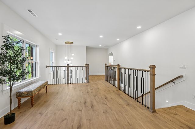 3390 Mealer Rd, Chapel Hill, TN 37034