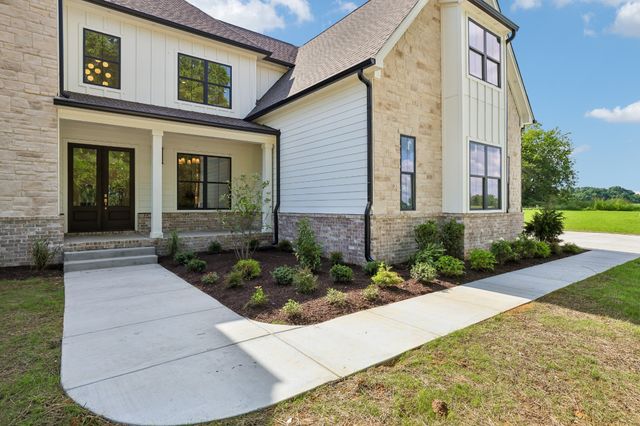 3390 Mealer Rd, Chapel Hill, TN 37034