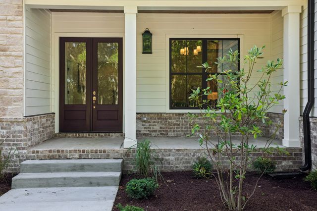 3390 Mealer Rd, Chapel Hill, TN 37034