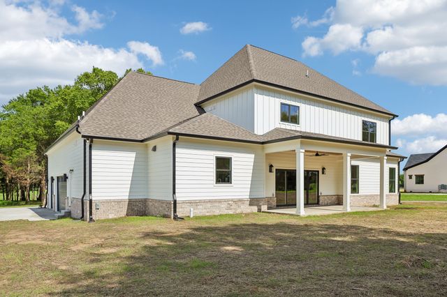 3390 Mealer Rd, Chapel Hill, TN 37034