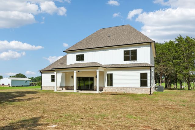 3390 Mealer Rd, Chapel Hill, TN 37034
