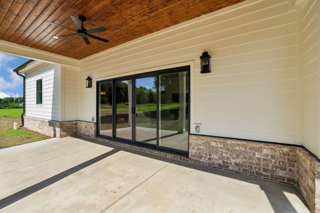 3390 Mealer Rd, Chapel Hill, TN 37034