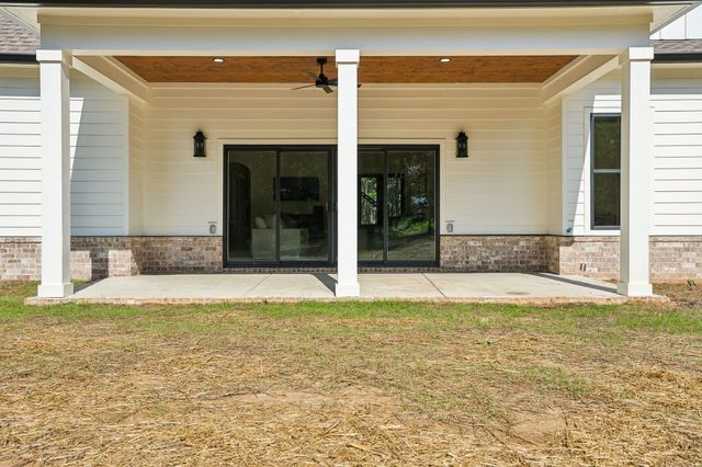 3390 Mealer Rd, Chapel Hill, TN 37034