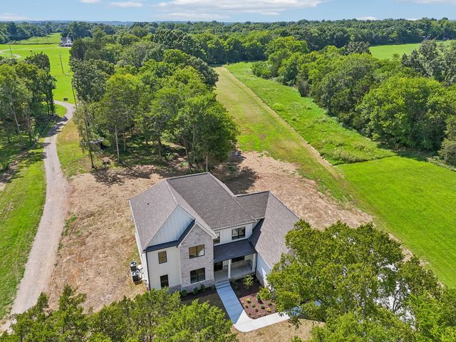 3390 Mealer Rd, Chapel Hill, TN 37034