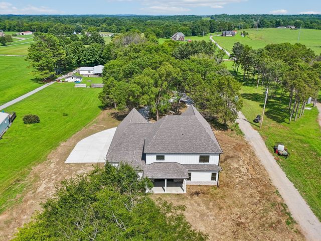 3390 Mealer Rd, Chapel Hill, TN 37034