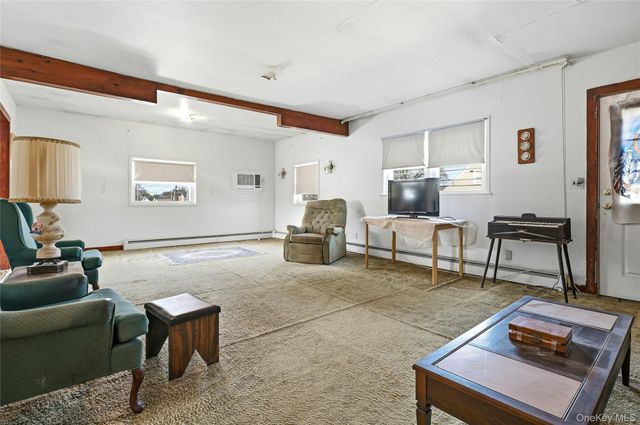 71 Orchard Street, Lindenhurst, NY 11757