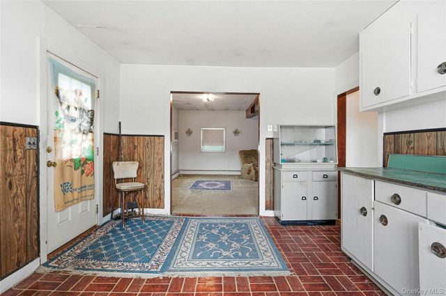 71 Orchard Street, Lindenhurst, NY 11757