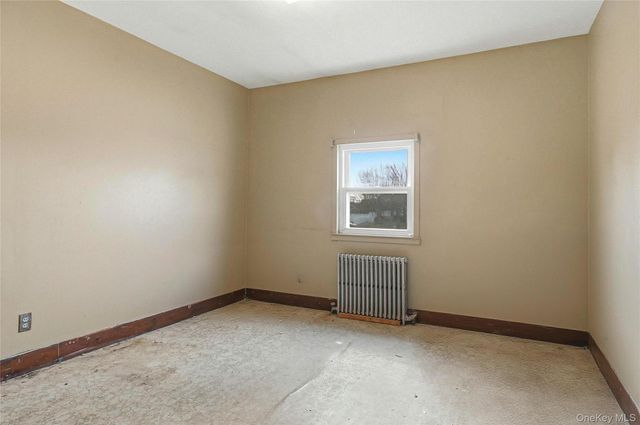 71 Orchard Street, Lindenhurst, NY 11757