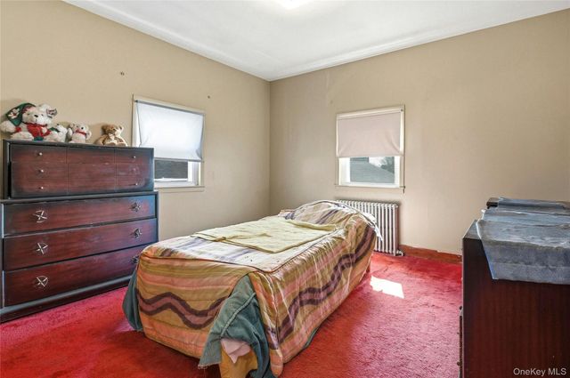 71 Orchard Street, Lindenhurst, NY 11757