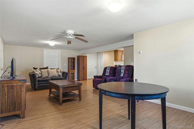 71 Orchard Street, Lindenhurst, NY 11757