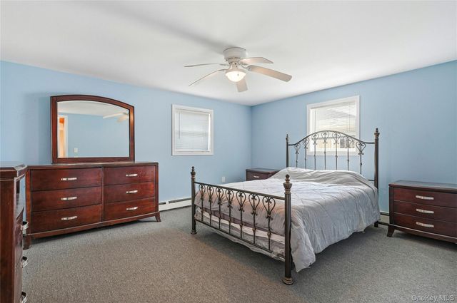 71 Orchard Street, Lindenhurst, NY 11757