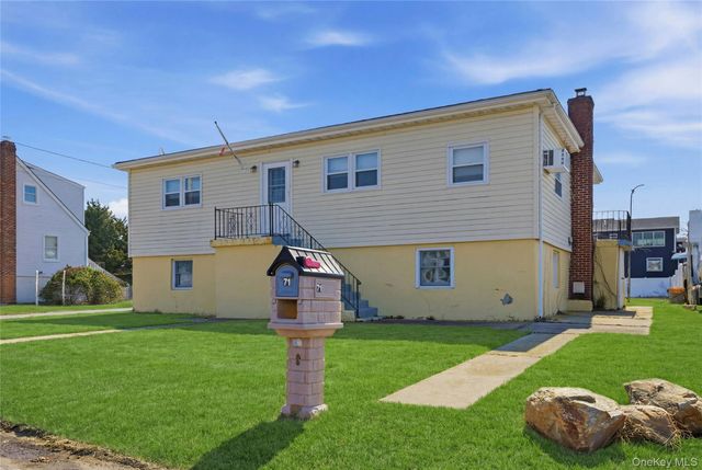 71 Orchard Street, Lindenhurst, NY 11757