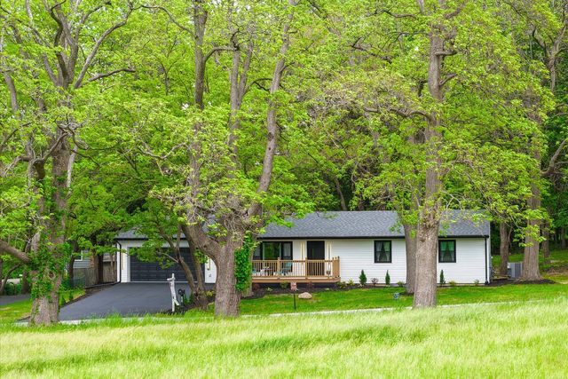 35W302 PINELANDS Road, St. Charles, IL 60174
